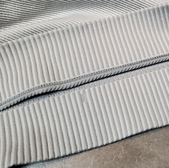 Lululemon Rest Less Pullover. Long sleeves. Diagonal ribbed. Grey and white. 4. - Picture 7 of 12